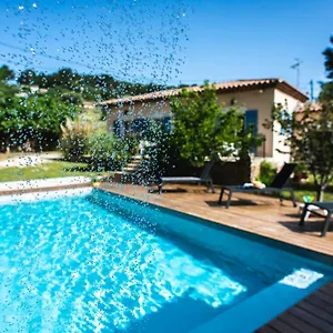 Les Manaux En Provence Bed & Breakfast